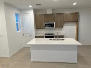 Photo #4: 2720408 Listing 