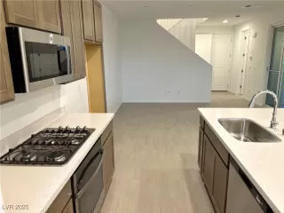 Photo #6: 2720408 Listing 