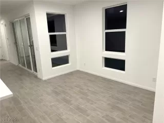 Photo #3: 2720411 Listing 