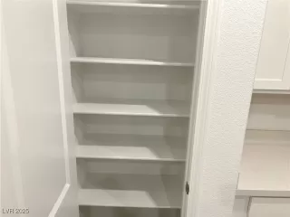 Photo #5: 2720411 Listing 