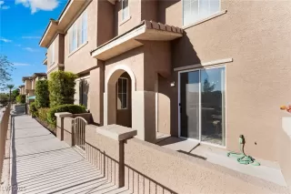 Photo #1: 2720422 Listing 