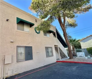 Photo #1: 2720424 Listing 