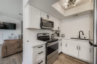 Photo #3: 2720425 Listing 