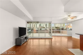 Photo #3: 2720428 Listing 