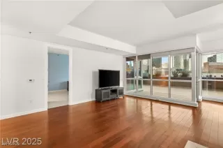 Photo #4: 2720428 Listing 