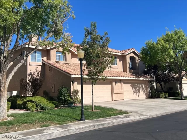 MLS: 2720448 Condo For Sale