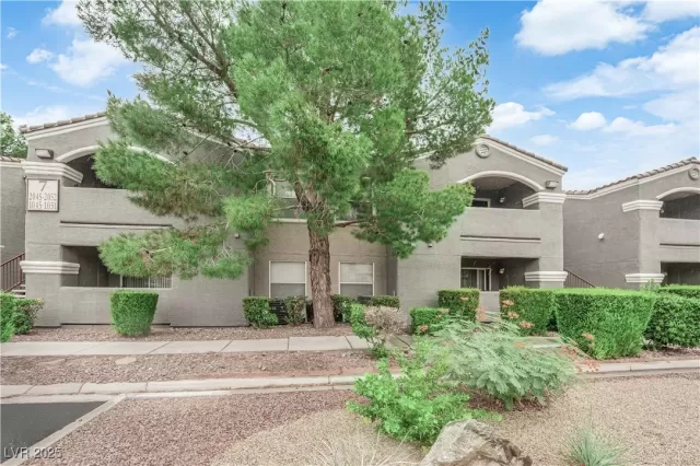 MLS: 2720469 Condo For Sale