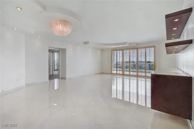 MLS: 2720476 Condo For Sale