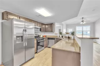 Photo #5: 2720482 Listing 