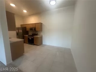 Photo #3: 2720503 Listing 