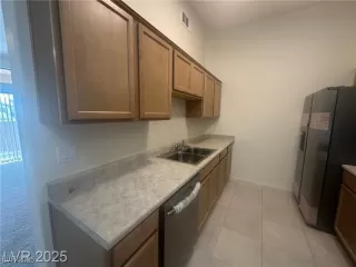 Photo #5: 2720503 Listing 