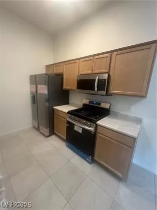 Photo #6: 2720503 Listing 