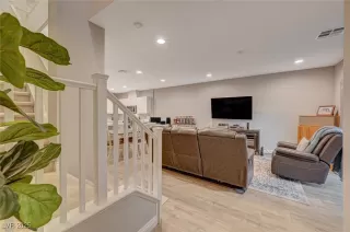 Photo #4: 2720509 Listing 