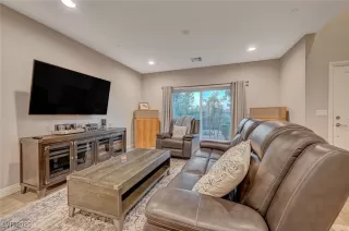 Photo #6: 2720509 Listing 