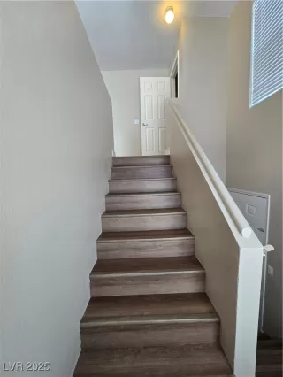 Photo #4: 2720512 Listing