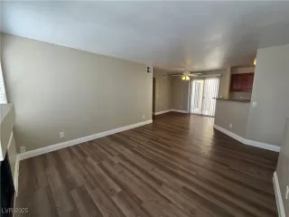 Photo #6: 2720512 Listing