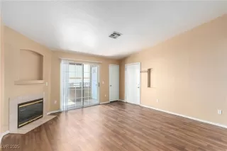 Photo #2: 2720523 Listing 