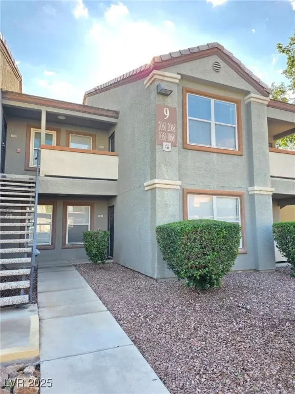 MLS: 2720529 Condo For Sale