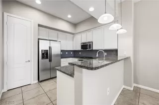 Photo #3: 2720533 Listing 