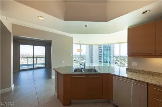 Photo #6: 2720546 Listing 