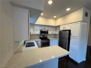 Photo #1: 2720560 Listing