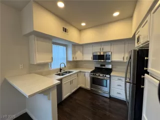 Photo #2: 2720560 Listing