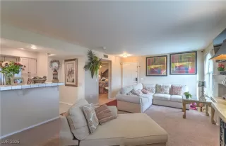 Photo #3: 2720567 Listing