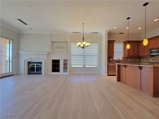 Photo #5: 2720580 Listing 