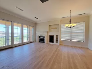 Photo #6: 2720580 Listing 