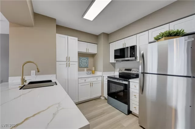 MLS: 2720586 Condo For Sale