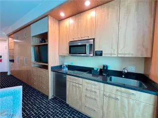 Photo #5: 2720587 Listing