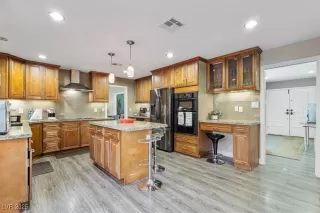 Photo #5: 2720591 Listing 