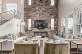 Photo #2: 2720612 Listing