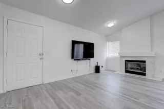 Photo #2: 2720655 Listing 