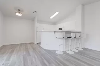 Photo #5: 2720655 Listing 