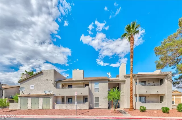 MLS: 2720679 Condo For Sale