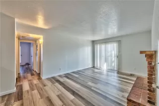 Photo #3: 2720679 Listing 