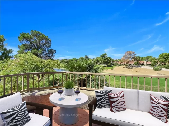 MLS: 2720687 Condo For Sale