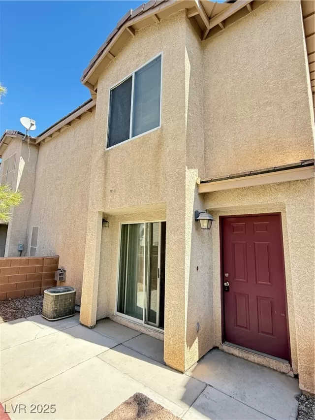 MLS: 2720693 Condo For Sale