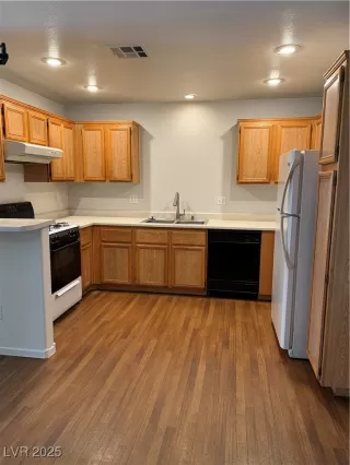 Photo #3: 2720693 Listing 