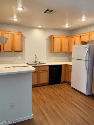 Photo #4: 2720693 Listing 