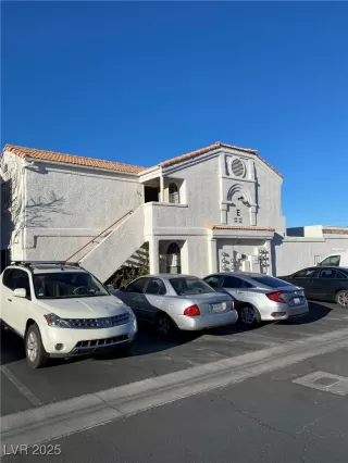 Photo #1: 2720697 Listing 