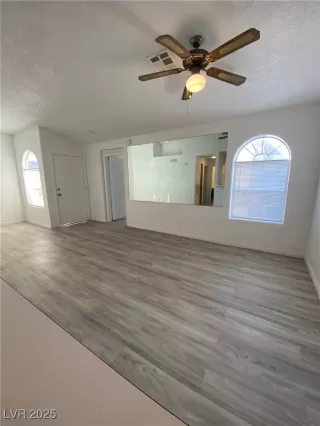 Photo #6: 2720697 Listing 