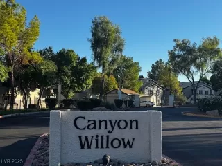 Photo #3: 2720718 Listing 