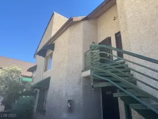 Photo #3: 2720721 Listing 