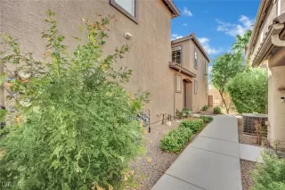 Photo #2: 2720728 Listing 