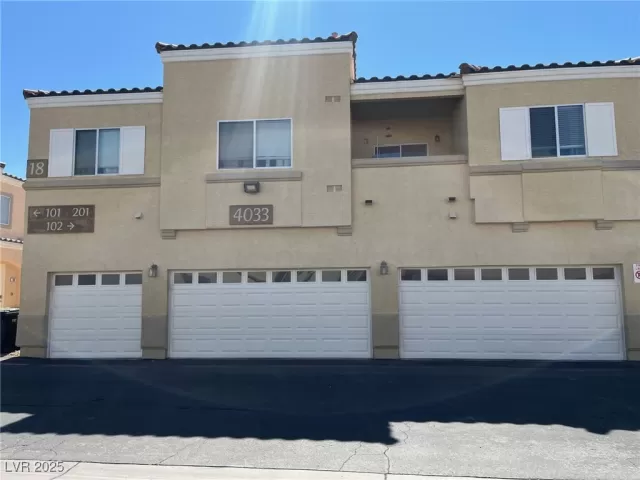 MLS: 2720745 Condo For Sale