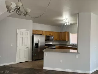 Photo #1: 2720745 Listing 