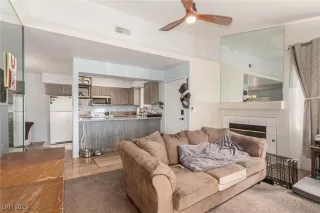 Photo #5: 2720749 Listing 