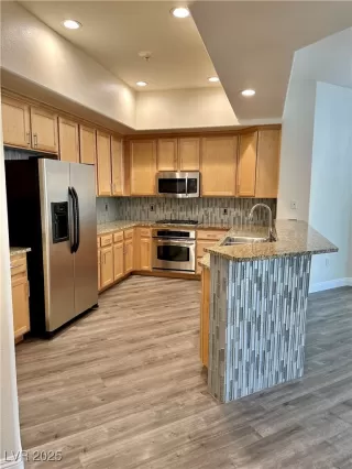 Photo #2: 2720777 Listing 